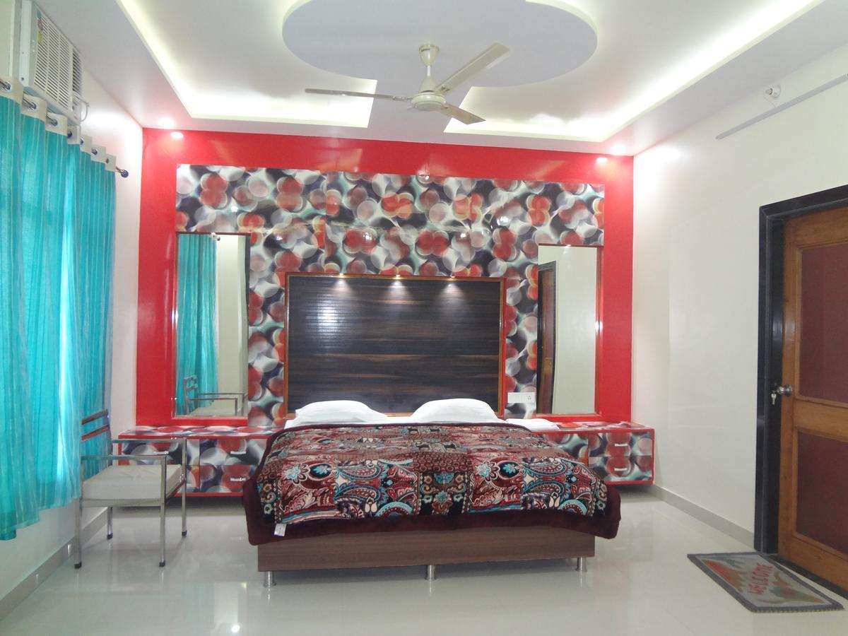 Hotel Royal Country Club Bénarès Extérieur photo